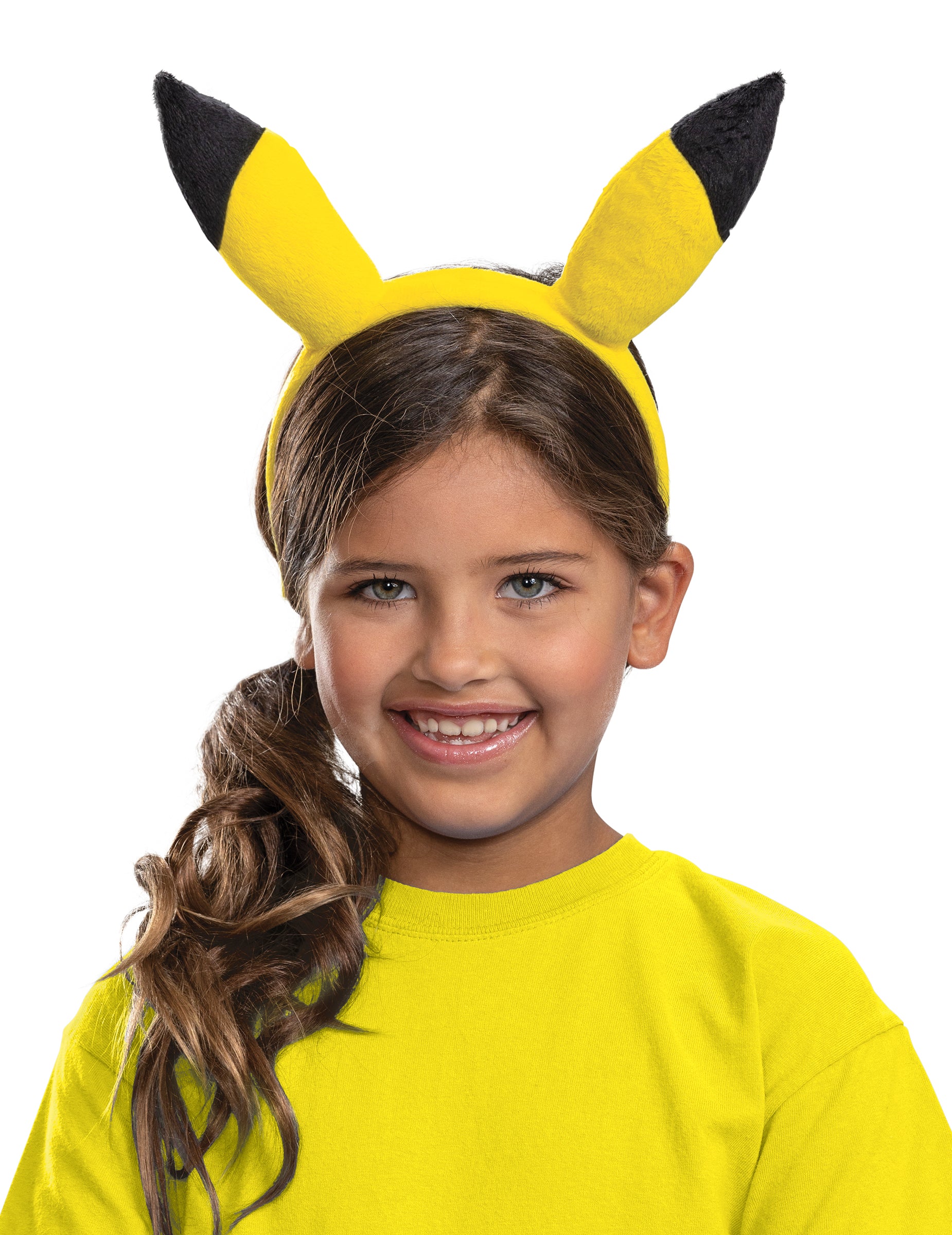Gros plan sur les oreilles du serre tête Pikachu pokémon