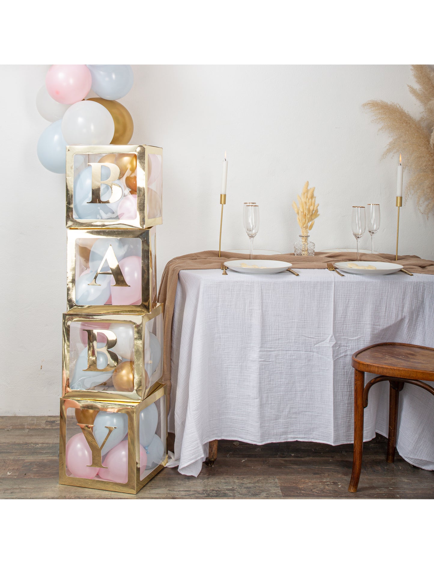 Baby betűk arany matricák 15 cm baby shower-re 