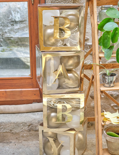 Baby betűk arany matricák 15 cm baby shower-re 