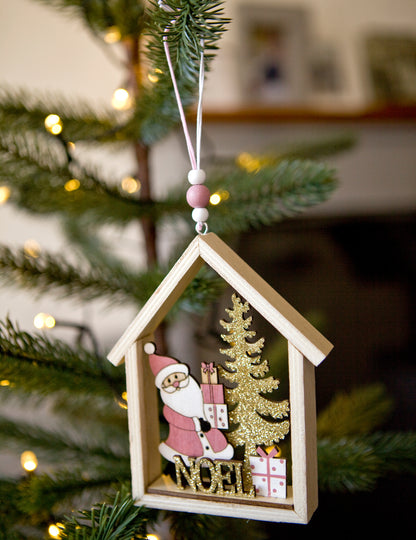 Rózsaszín Mikulás Háza fa függődísz 13 x 11 cm flitteres