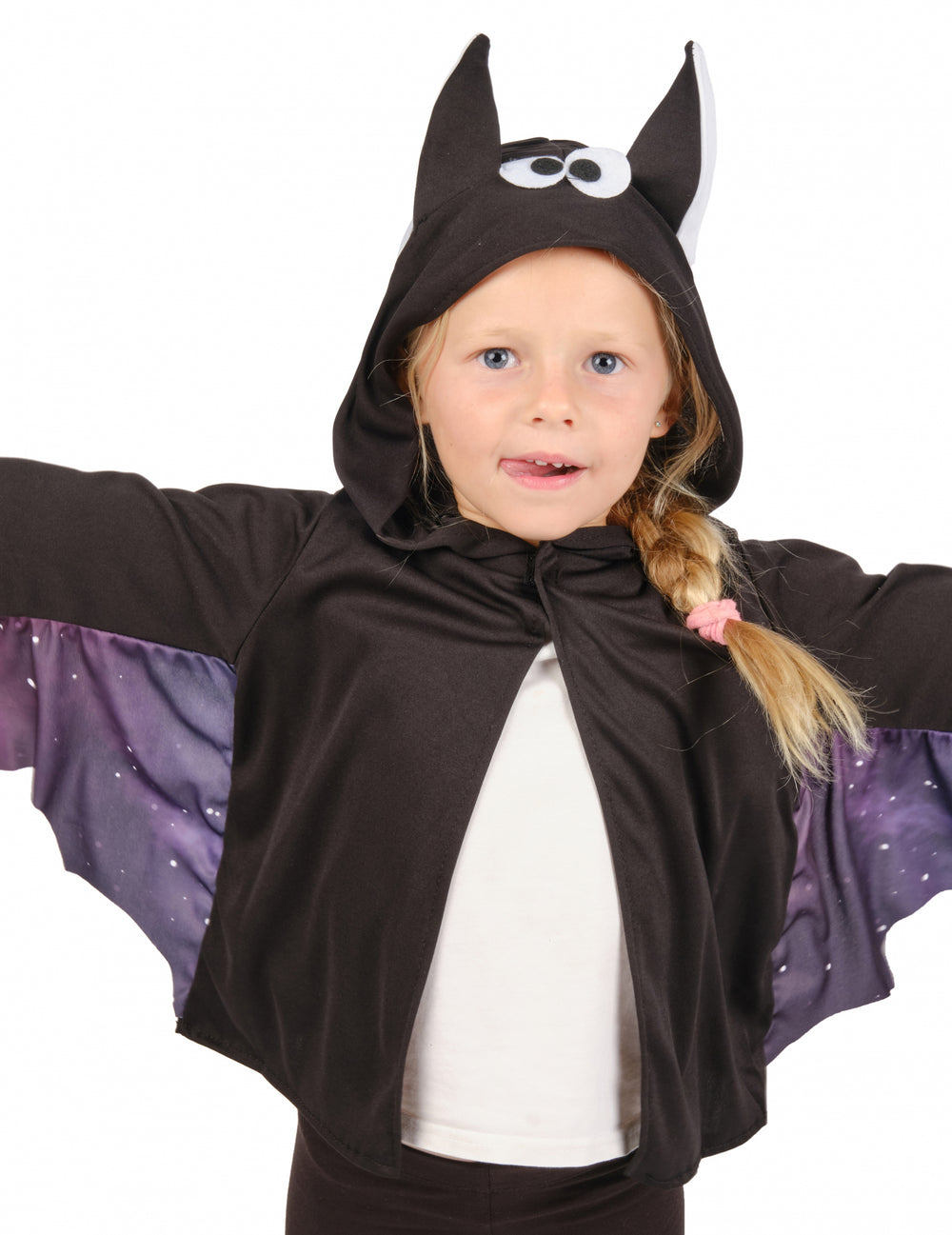Gros plan sur la capuche et les ailes de la veste de chauve-souris pour enfant