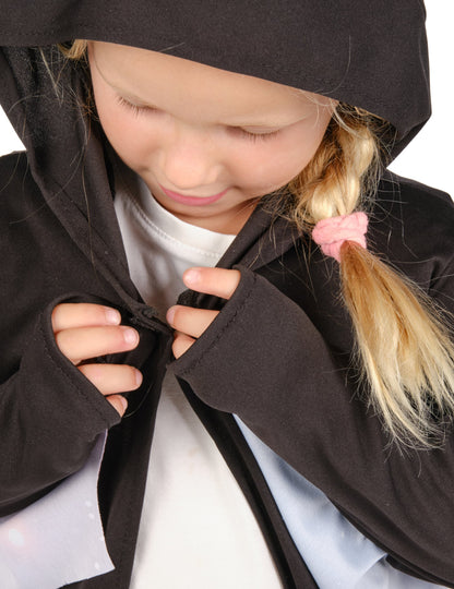 Gros plan sur le système de fermeture de la veste de chauve-souris pour enfant