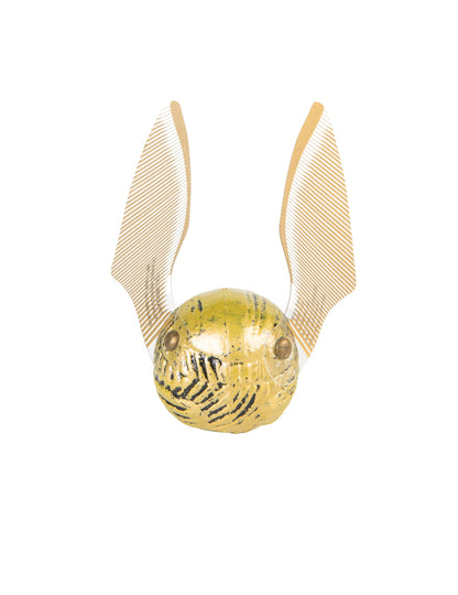 Elölnézet a kinyitott szárnyú Harry Potter Aranycsepről